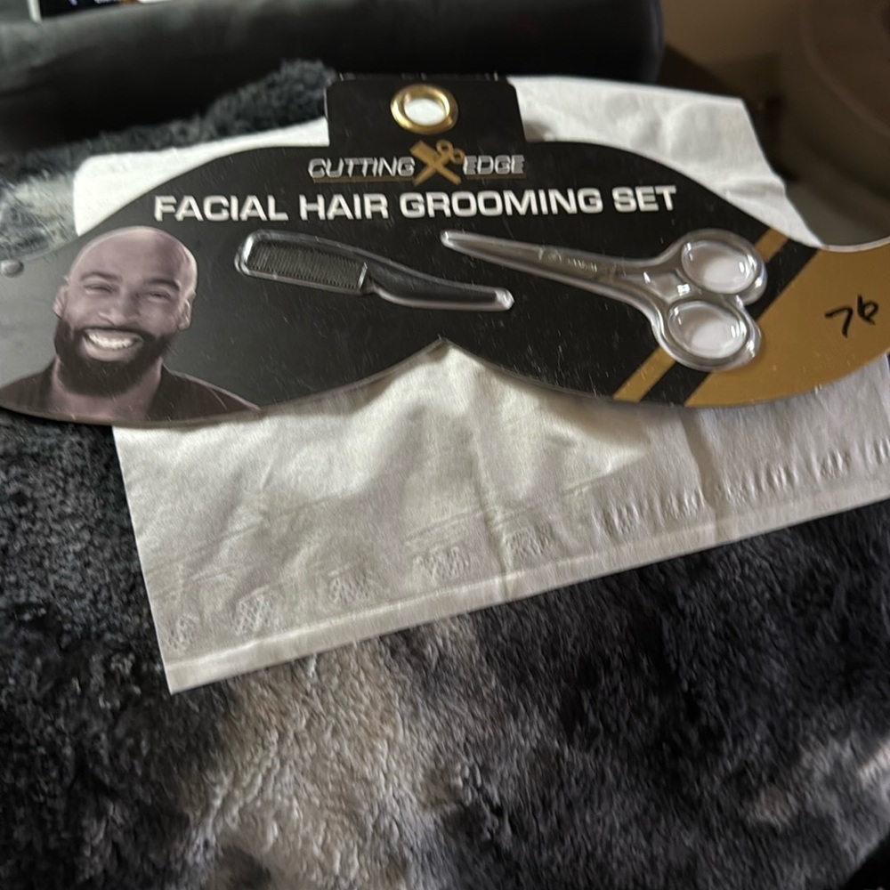 CUTTING EDGE TWO-PIECE Gromming essential set